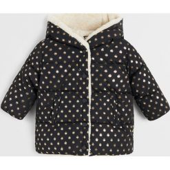 Mango Kids - Kurtka dziecięca Long 86-104 cm. Pomarańczowe kurtki dziewczęce Mango Kids, bez wzorów, z poliesteru, krótkie, z kapturem. Za 159,90 zł.