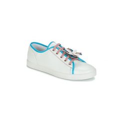 Buty André GUIMAUVE. Zielone trampki i tenisówki damskie marki Andre, bez wzorów, bez zapięcia. Za 207,20 zł.