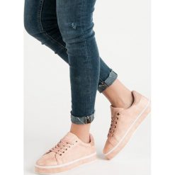SZNUROWANE OBUWIE SPORTOWE. Buty sportowe damskie Merg, bez wzorów, sportowe. Za 69,90 zł.