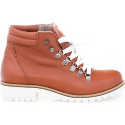 Botki - skóra naturalna - model 476 - kolor brązowy lico. Pomarańczowe botki damskie Zapato, na zimę, z jeansu, eleganckie, za kostkę, bez obcasa, na obcasie, na sznurówki. W wyprzedaży za 299,25 zł.