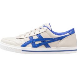 Asics Tiger AARON Tenisówki i Trampki feather grey/blue. Szare trampki męskie Asics Tiger, z tworzywa sztucznego. W wyprzedaży za 209,30 zł.
