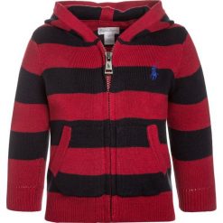Polo Ralph Lauren STRIPE Kardigan oxbridge red. Czerwone swetry chłopięce marki Polo Ralph Lauren, z bawełny, polo. W wyprzedaży za 258,30 zł.