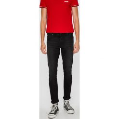 Wrangler - Jeansy Larston. Czarne jeansy męskie Wrangler, bez wzorów. W wyprzedaży za 279,90 zł.
