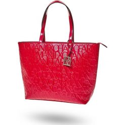TOREBKA Armani Exchange. Czerwone torebki klasyczne damskie Armani Exchange, bez wzorów, z lakierowanej skóry, eleganckie, z tłoczeniem, bez dodatków. Za 449,00 zł.
