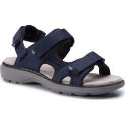 Sandały CLARKS - Un Roam Step 261416824 Navy. Niebieskie klapki damskie Clarks, bez wzorów, ze skóry, bez obcasa. W wyprzedaży za 269,00 zł.