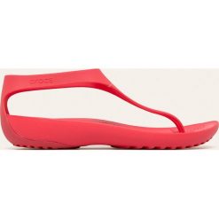 Crocs - Sandały. Różowe klapki damskie Crocs, bez wzorów, z materiału, bez obcasa. W wyprzedaży za 99,90 zł.
