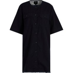 Sukienka codzienna G-Star Raw Beryl D14734-5977-4213. Niebieskie sukienki damskie G-Star RAW, na co dzień, m, bez wzorów, z bawełny, retro, bez kołnierzyka, bez rękawów, proste. W wyprzedaży za 259,00 zł.
