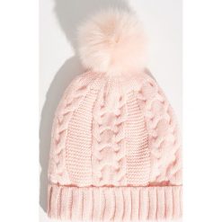 Czapka z puszystym pomponem - Różowy. Czerwone czapki zimowe damskie Sinsay. Za 24,99 zł.