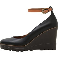 See by Chloé Szpilki black. Czarne szpilki See by Chloé, z materiału. Za 989,00 zł.