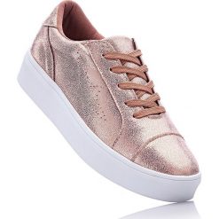 Sneakersy na podeszwie platformie bonprix różowy metaliczny. Różowe buty sportowe damskie bonprix, bez wzorów, z materiału, sportowe. Za 79,99 zł.