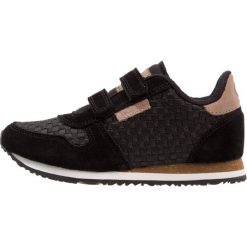 Woden YDUN WEAVED SUEDE JR Tenisówki i Trampki black. Czarne trampki dziewczęce marki Woden, ze skóry. W wyprzedaży za 227,40 zł.