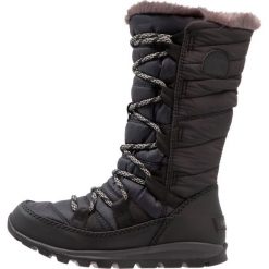Sorel WHITNEY LACE Śniegowce black. Czarne kozaki dziewczęce Sorel, z tworzywa sztucznego. W wyprzedaży za 143,60 zł.