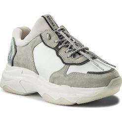 Sneakersy BRONX - 66167-A BX 1525 White 04. Szare półbuty damskie marki Bronx, bez wzorów, ze skóry, bez obcasa, na koturnie, bez zapięcia. Za 565,00 zł.