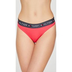 Tommy Hilfiger - Stringi. Różowe stringi marki TOMMY HILFIGER, l, z bawełny. W wyprzedaży za 59,90 zł.