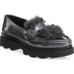 Buty damskie. Szare półbuty damskie Wittchen, bez wzorów, ze skóry, bez obcasa, bez zapięcia. W wyprzedaży za 249,90 zł.