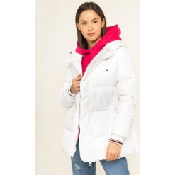 Kurtka puchowa TOMMY HILFIGER New Amber Down WW0WW26580. Białe kurtki damskie TOMMY HILFIGER, m, bez wzorów, z poliesteru, bez kaptura. W wyprzedaży za 839,00 zł.