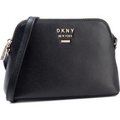 Torebka DKNY - Whitney Dome Cbody R94EHG04 Blk/Gold BGD. Czarne listonoszki damskie DKNY, bez wzorów, ze skóry, bez dodatków. Za 849,00 zł.