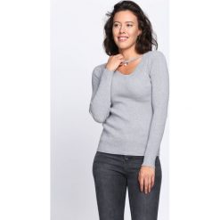 Jasnoszary Sweter Untainted and Safe. Czarne swetry klasyczne damskie marki Mohito, l, z chokerem. Za 54,99 zł.