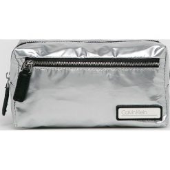 Calvin Klein - Kosmetyczka. Szare kosmetyczki damskie Calvin Klein, bez wzorów, ze skóry ekologicznej. Za 169,90 zł.