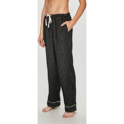 Dkny - Spodnie piżamowe. Czarne piżamy damskie marki DKNY, s, z poliesteru. W wyprzedaży za 179,90 zł.