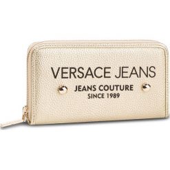 Duży Portfel Damski VERSACE JEANS - E3VTBPD3 71089 901. Żółte portfele damskie Versace Jeans, bez wzorów, z jeansu. W wyprzedaży za 249,00 zł.