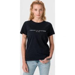 Tommy Hilfiger Essential Koszulka Czarny. Czarne koszulki damskie TOMMY HILFIGER, l, z haftami, z bawełny, bez kołnierzyka, z krótkim rękawem. Za 187,95 zł.