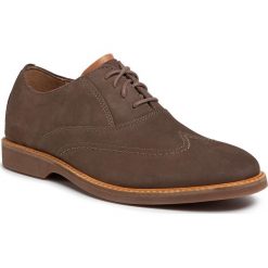Półbuty CLARKS - Atticus Vibe 261445337 Taupe Nubuck. Pomarańczowe półbuty męskie Clarks, na co dzień, bez wzorów, ze skóry, eleganckie, bez zapięcia. W wyprzedaży za 329,00 zł.