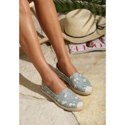 Jasnoniebieskie Espadryle Gracious. Niebieskie espadryle damskie Renee, bez wzorów, bez obcasa, na płaskiej podeszwie. Za 49,99 zł.