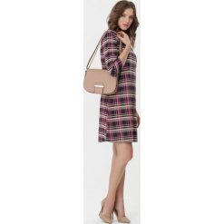 Ciemnoróżowa Sukienka Primavera. Różowe sukienki damskie Born2be, s, bez wzorów, eleganckie, z okrągłym kołnierzem, bez rękawów, mini, trapezowe. Za 69,99 zł.