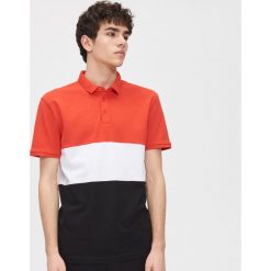 Kolorowa koszulka polo - Czerwony. Czerwone koszulki męskie Cropp, s, bez wzorów, bez rękawów. W wyprzedaży za 39,99 zł.
