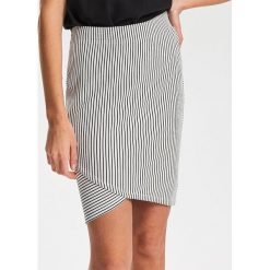 Spódnica w paski - Czarny. Czarne spódniczki damskie marki Reserved, s, w paski. Za 159,99 zł.
