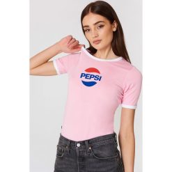 Sweet SKTBS T-shirt Sweet Pepsi Ringer - Pink. Różowe t-shirty damskie marki Sweet SKTBS, z kontrastowym kołnierzykiem. W wyprzedaży za 40,38 zł.