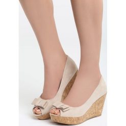 Beżowe Koturny Hit The Floor. Brązowe buty ślubne damskie marki Born2be, na koturnie. Za 89,99 zł.