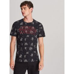 T-shirt Star Wars - Granatowy. Niebieskie t-shirty męskie Reserved, s, z motywem z bajki, retro, bez kołnierzyka. Za 59,99 zł.