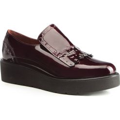 Buty damskie. Szare półbuty damskie Wittchen, bez wzorów, ze skóry, bez obcasa, na platformie, bez zapięcia. W wyprzedaży za 419,90 zł.