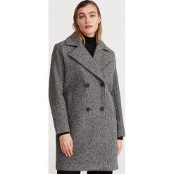 Strukturalny płaszcz - Szary. Szare płaszcze damskie Reserved. W wyprzedaży za 149,99 zł.
