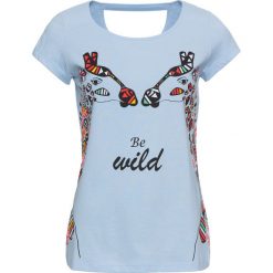T-shirt z nadrukiem bonprix pudrowy niebieski. Niebieskie koszulki damskie bonprix, z nadrukiem, z dekoltem w serek. Za 34,99 zł.