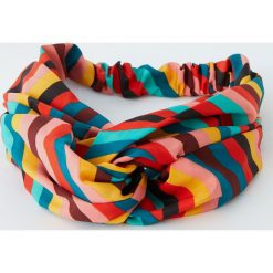 Opaska w kolorowe paski. Czerwone opaski damskie Pull&Bear, w paski. Za 39,90 zł.