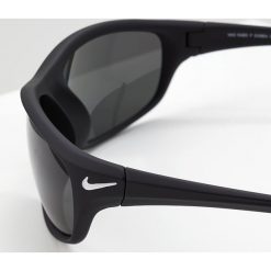 Nike Vision RABID Okulary przeciwsłoneczne matte black/grey polarized. Czarne okulary przeciwsłoneczne męskie wayfarery marki Nike Vision. Za 579,00 zł.