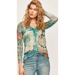 Desigual - Sweter. Swetry damskie Desigual, s, bez wzorów, z wiskozy, bez rękawów, bez kaptura. W wyprzedaży za 199,90 zł.