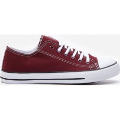Trampki - Bordowy. Czerwone trampki i tenisówki damskie House, bez wzorów, bez zapięcia. W wyprzedaży za 39,99 zł.