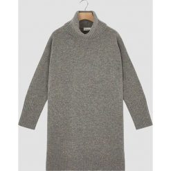 Sukienka w kolorze szarym. Szare sukienki damskie Rodier, xl, z wełny, klasyczne, z golfem, midi, proste. W wyprzedaży za 329,95 zł.
