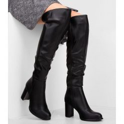 Kozaki damskie Sixth Sens F128 Czarne. Czarne kozaki damskie Sixth Sens, z tworzywa sztucznego, eleganckie, bez obcasa, na obcasie, bez zapięcia. Za 119,00 zł.
