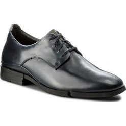 Półbuty CLARKS - Daulton Walk 261269397 Dark Blue Lea. Niebieskie buty wizytowe męskie marki Clarks, z materiału. W wyprzedaży za 279,00 zł.