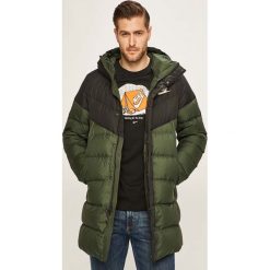 Nike Sportswear - Kurtka puchowa. Zielone płaszcze męskie Nike Sportswear, xl, bez wzorów, z poliesteru, długie, z kapturem. Za 769,90 zł.