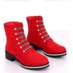 Botki militarne czerwone CH1818-2 Red. Czerwone botki damskie ButyModne, z zamszu, militarne, bez obcasa, na sznurówki. W wyprzedaży za 126,68 zł.