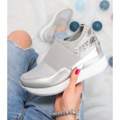 Buty sportowe Foreverfolie HQ218 Srebrne. Szare koturny damskie Foreverfolie, bez wzorów, z tworzywa sztucznego, sportowe. Za 129,00 zł.
