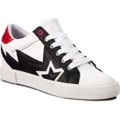 Sneakersy GUESS - FLPOT4 PEL12 BLKRE. Białe sneakersy damskie Guess, z materiału. Za 439,00 zł.