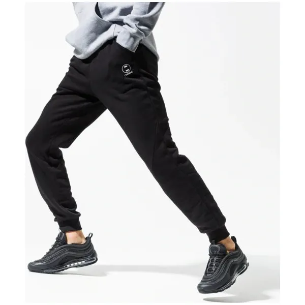 Confront Spodnie Essential Blk Pants , czarny, rozmiar M. Czarne spodnie męskie Confront, m, bez wzorów, z bawełny. W wyprzedaży za 103,99 zł.