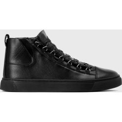 Kazar Studio - Buty. Czarne sneakersy męskie Kazar Studio, z okrągłym noskiem, na sznurówki. W wyprzedaży za 149,90 zł.